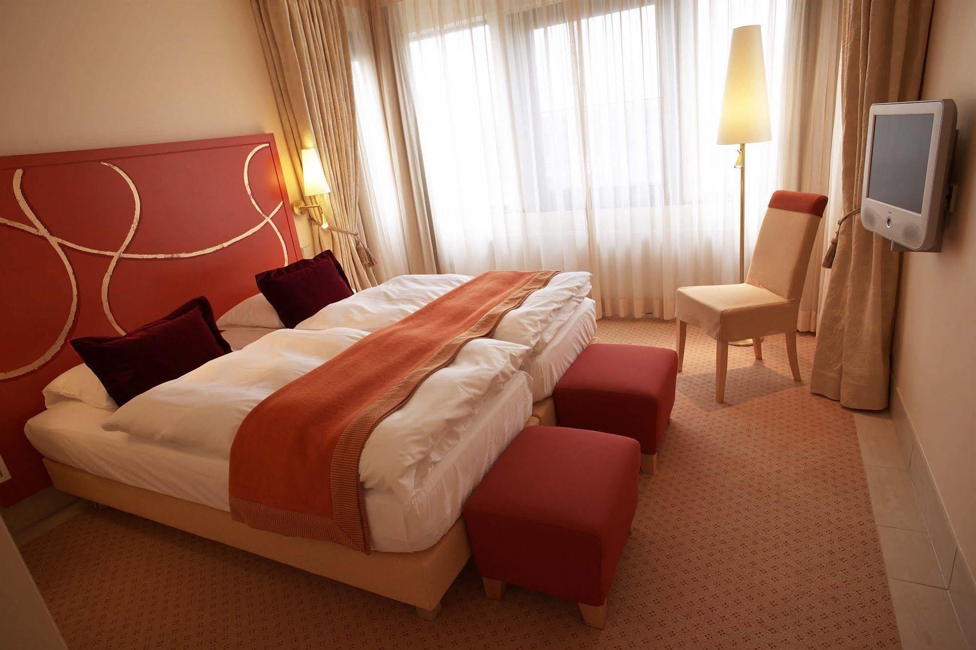 Отель Casino 2000 - Adult Guests Only Мондорф-Лес-Баинс Экстерьер фото