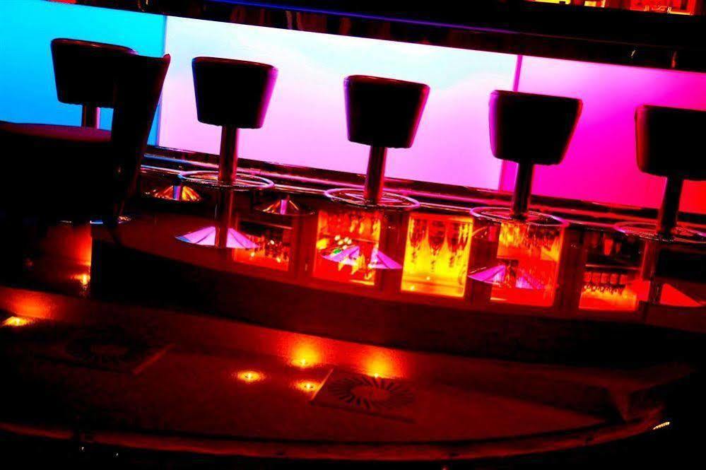 Отель Casino 2000 - Adult Guests Only Мондорф-Лес-Баинс Экстерьер фото